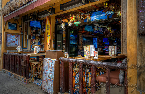 Lots Of Decor