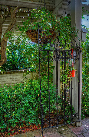Gate